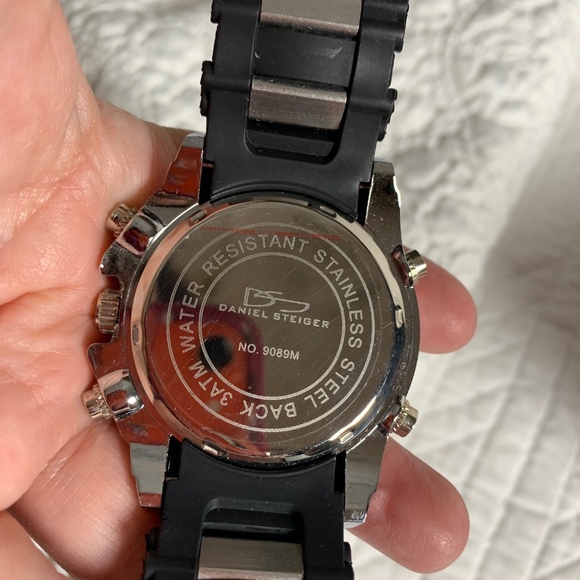 Daniel Steiger never worn wrist watch men’s -new in box - Picture 4 of 6